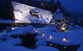 冬景色に映える世界遺産のライトアップ！四季の五箇山「雪あかり」　富山県南砺市五箇山