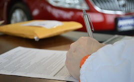 初めてでも迷わない!中古車購入に必要な書類と注意点を購入パターン別に解説